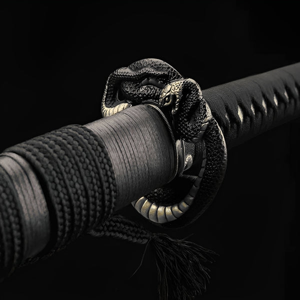 Kuroki Katana (Damascus Steel & Genuine Hamon) - handle and fittings