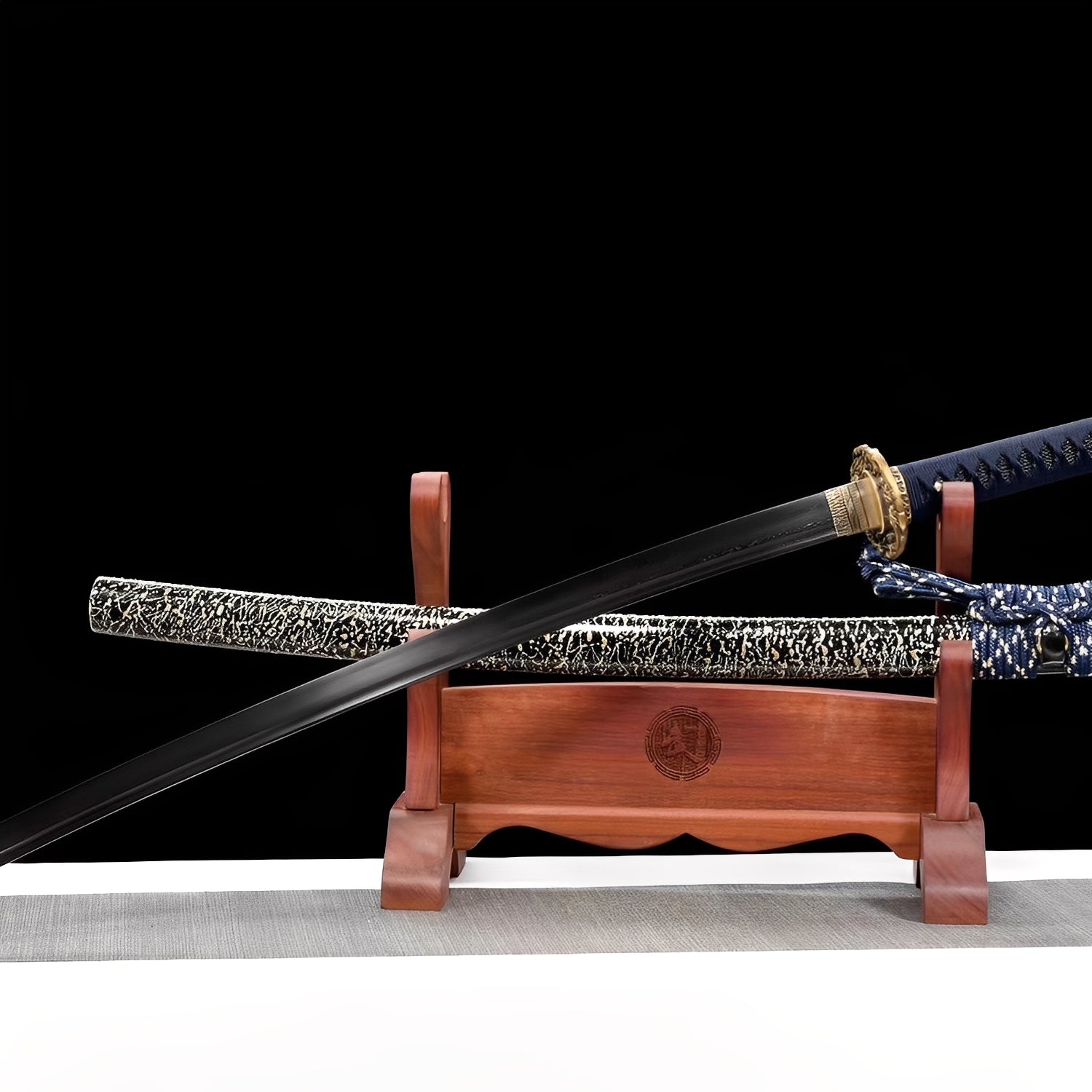 Shimokaminari Katana - 黒雪刀