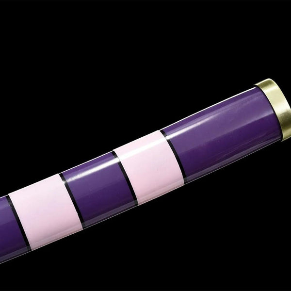 Luffy Nidai Kitetsu Katana (One Piece) - full set on display