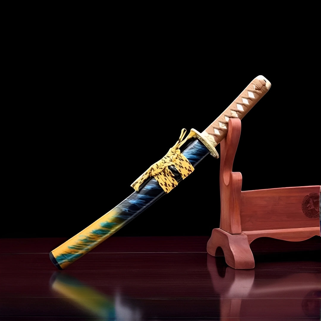 The Enzan tanto channels mountain fire through color and steel