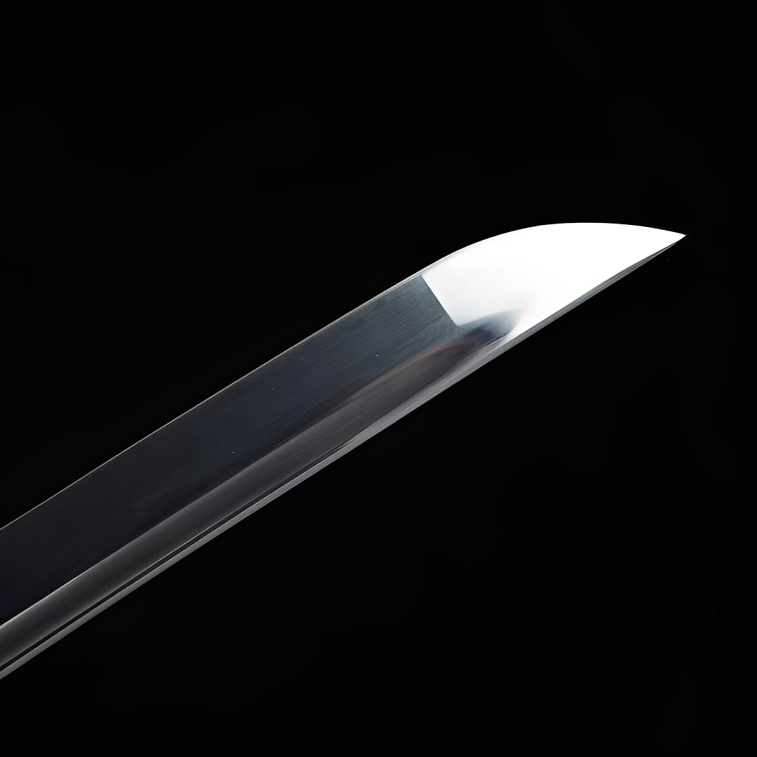 Bo-hi groove and polished tip of the Frostbite 1060 blade