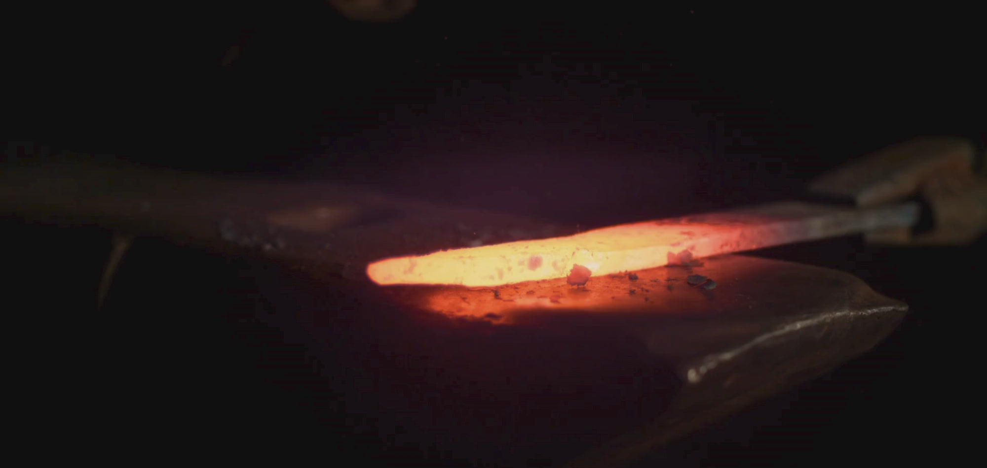 Load video: Forging the blade
