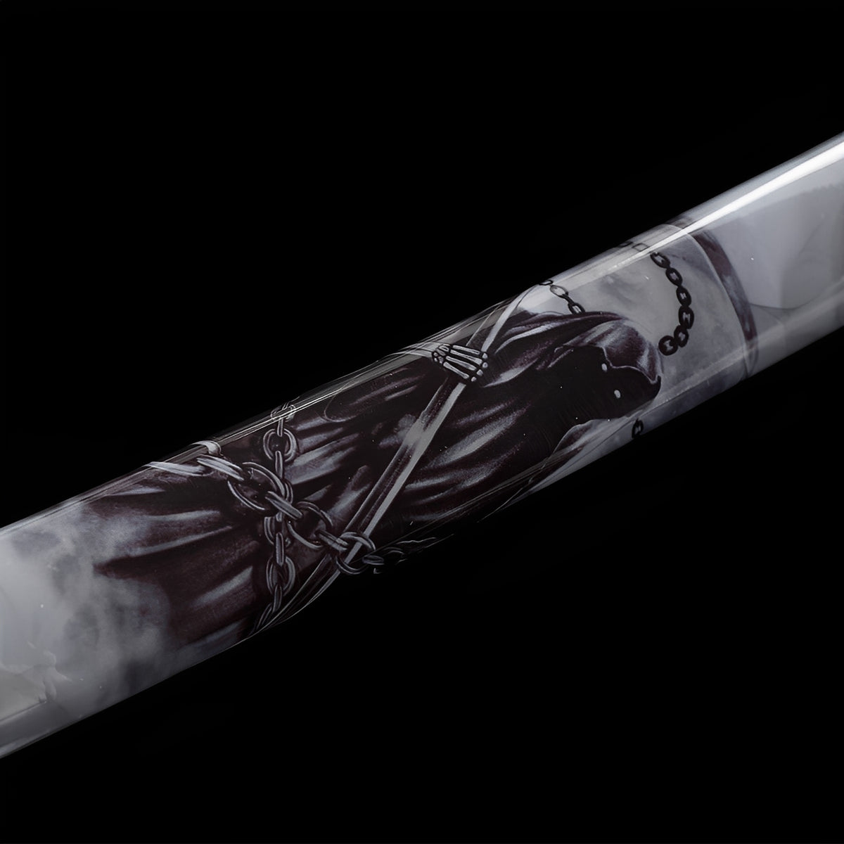 Dark illustrated decoration on the gray Arashi no Kiri saya