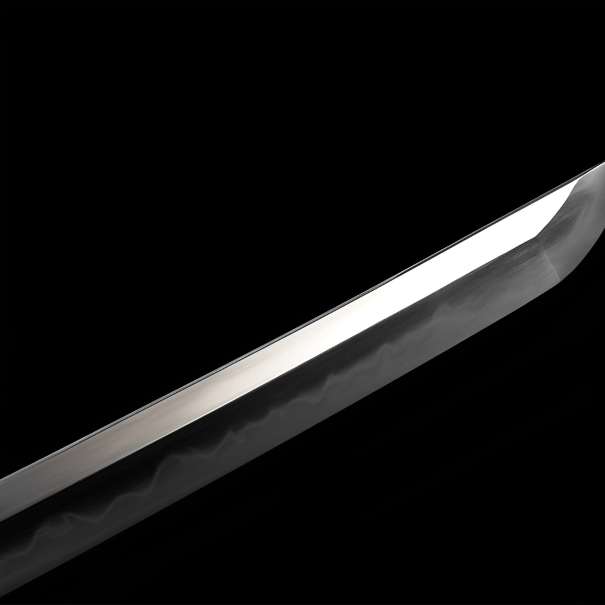 Rounded gunome hamon along the Shinku Raijin blade